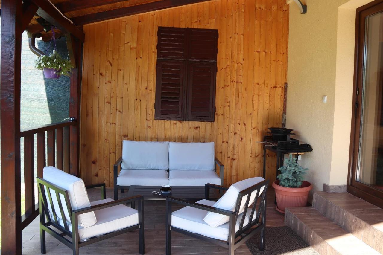 Casa De Vacanta Ayan Harman Bagian luar foto