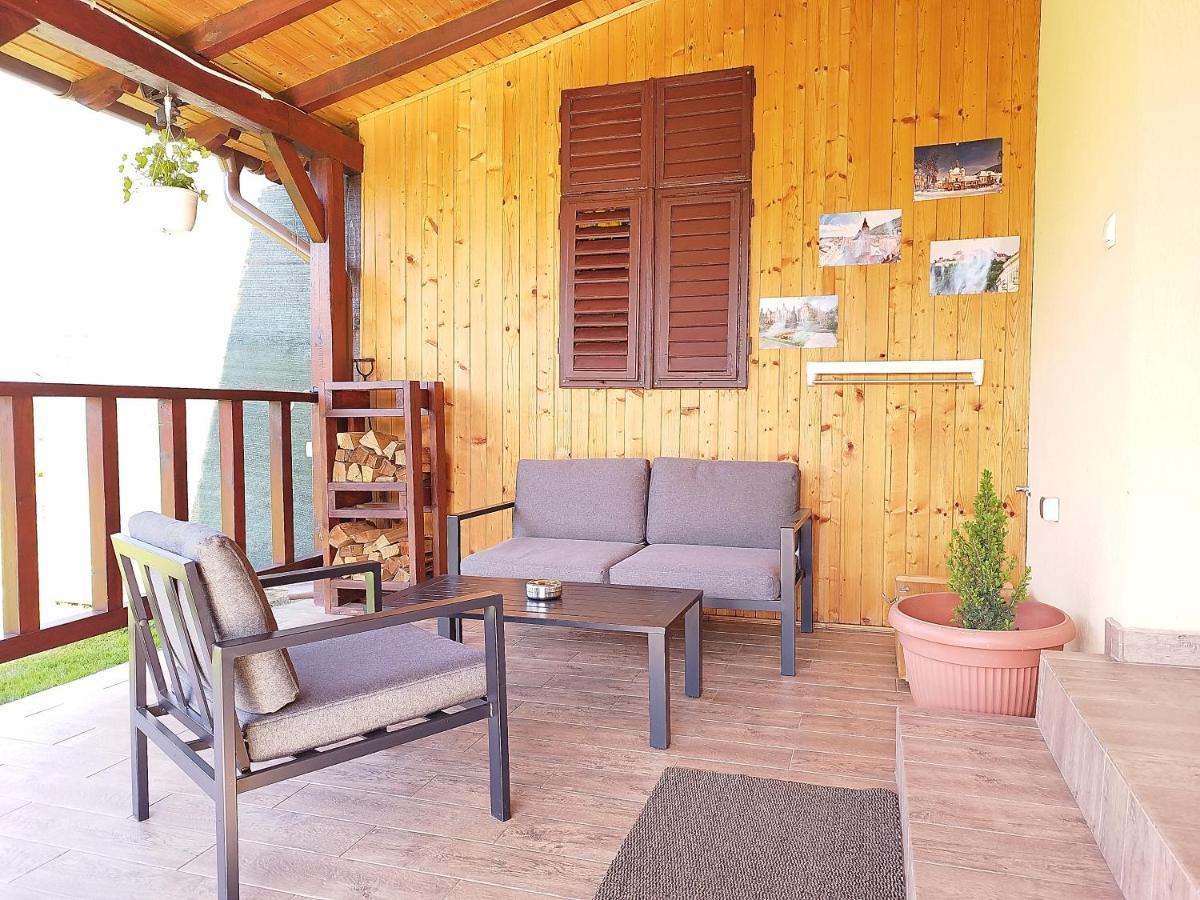 Casa De Vacanta Ayan Harman Bagian luar foto